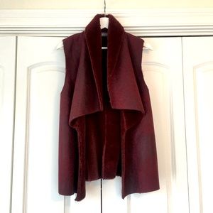 Bagatelle Maroon Faux Fur & Suede Vest 🔮